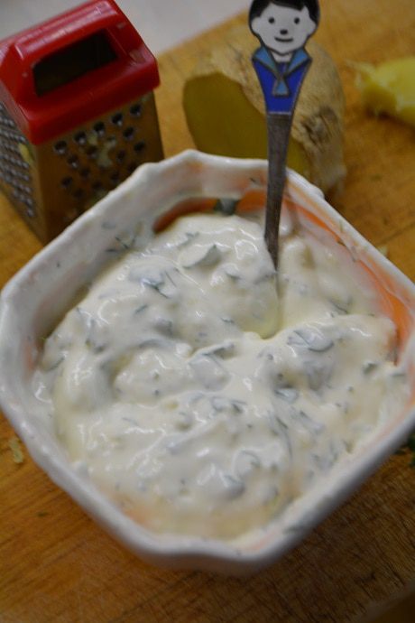 Жареный сом с имбирно-чесночным соусом