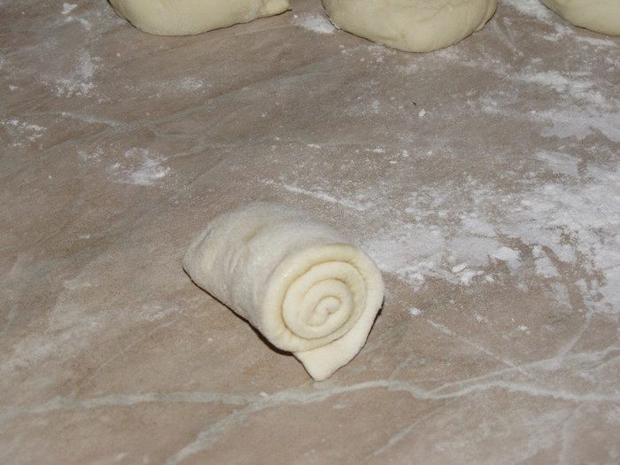 Булочки-роллы с грибным дип-соусом