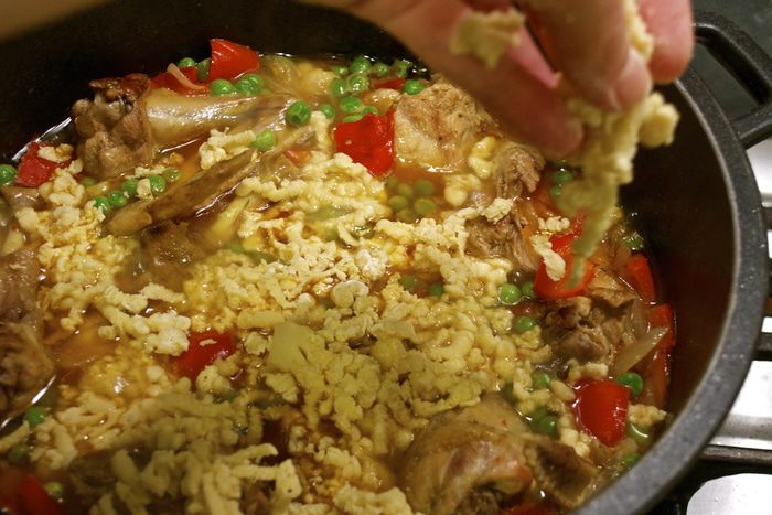 Куриная паприка с мини-клецками