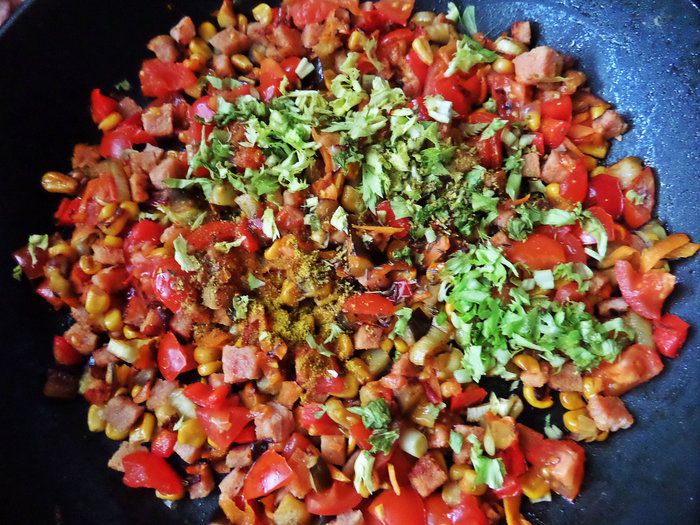 Кускус с овощами и ветчиной