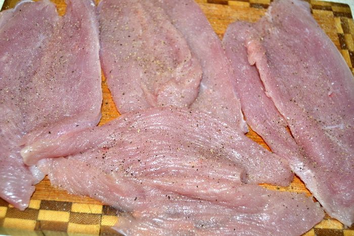 Бургер с индейкой и сочными овощами