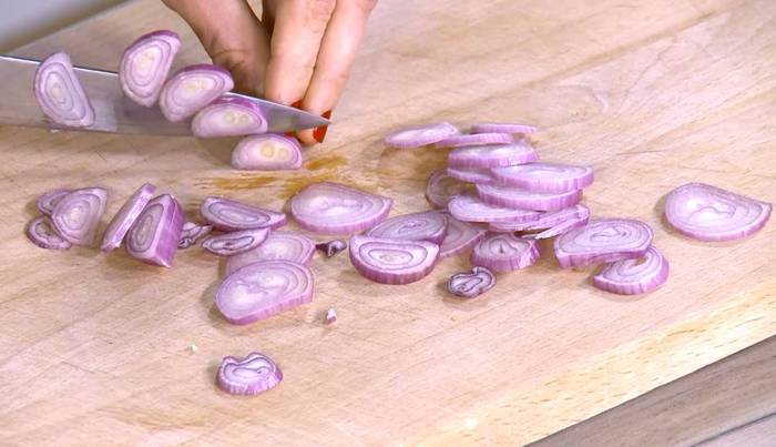 Тосты с лисичками и лимонным сыром 