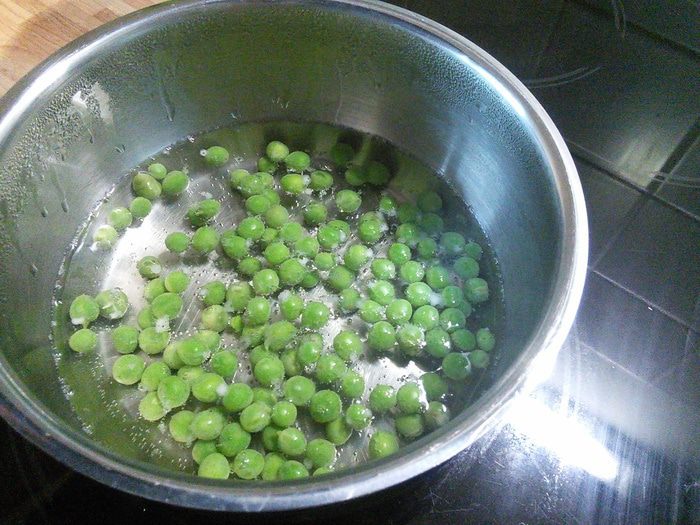 Крем-суп из свежего зеленого горошка