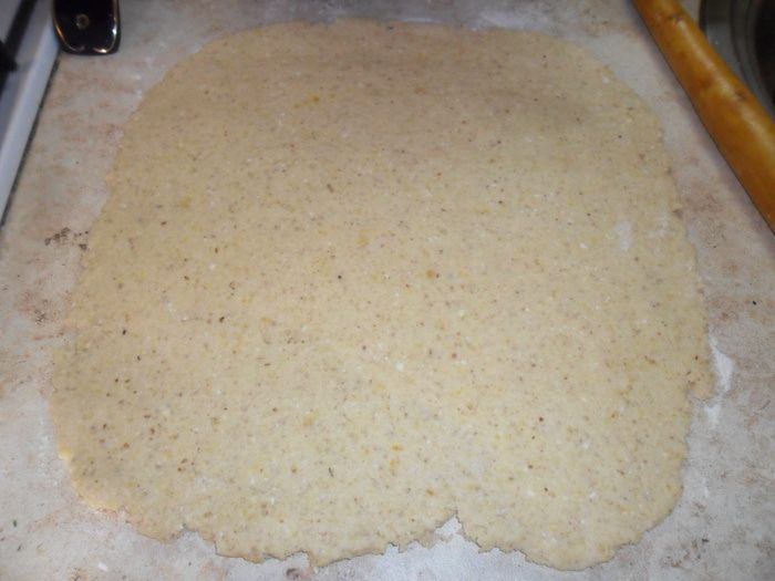 Творожный рулет с маком и шоколадом