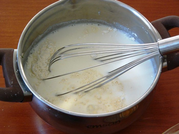 Десерт из печеных яблок с молочным киселем