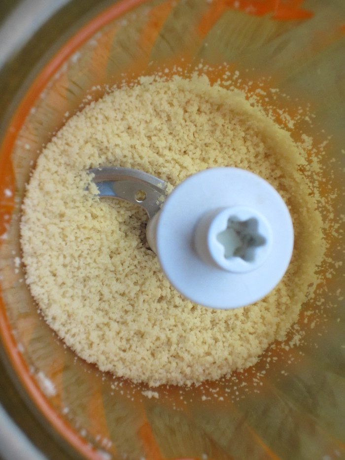 Тарталетки с клубникой и белым шоколадом