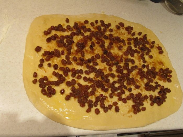 Булочки с изюмом