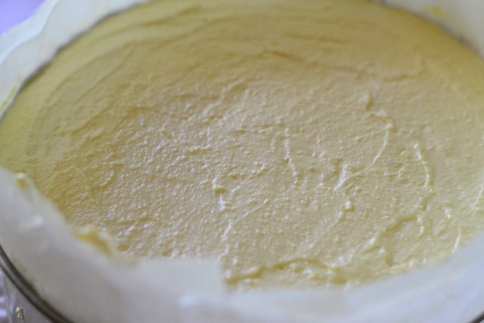 Творожный торт-мусс с ягодами в белом шоколаде