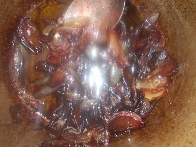 Утиная грудка с винно-карамельным луком