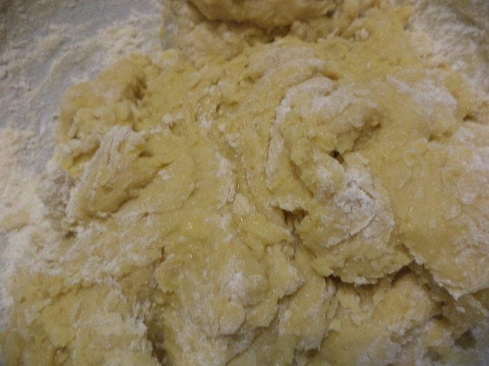 Пирог с заварным кремом и орехово-медовой прослойкой