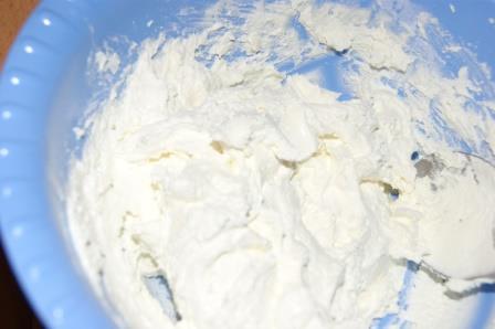 Творожник с белым шоколадом и курагой