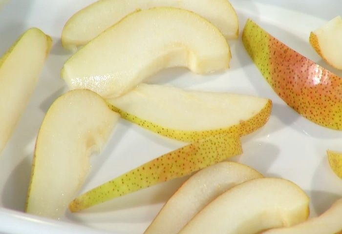 Запеченные фрукты под хрустящей корочкой 