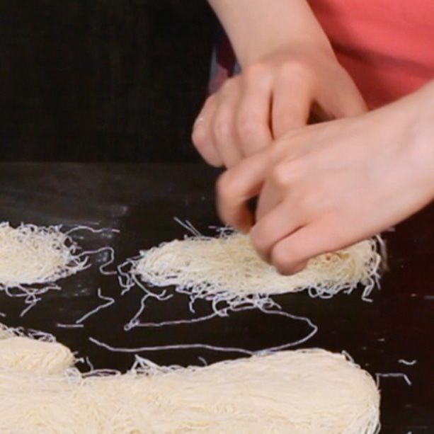 Закуска из теста катаифи с брынзой