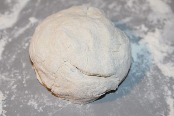 Пицца с ветчиной, перцем и творожным сыром