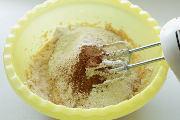 Пирог с нектаринами и корицей