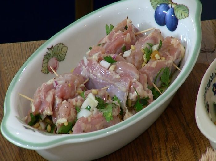 Куриное филе, фаршированное кедровыми орешками и лимоном