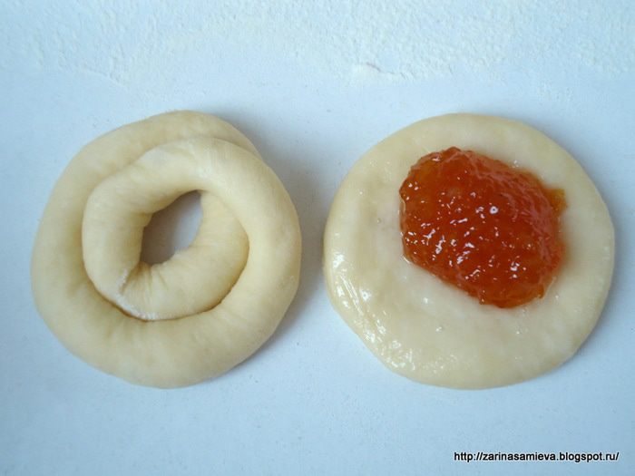 Булочки с апельсиновым джемом