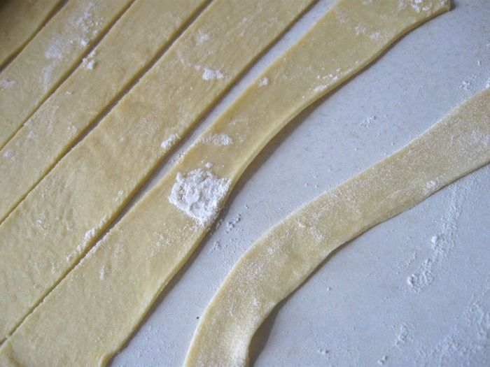 Пирог из заварного теста с грибами