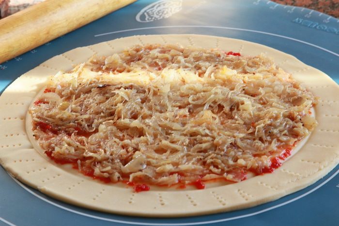 Галета с вяленой сливой и моцареллой