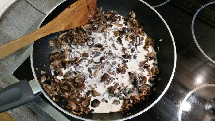 Заварные гречневые блины с шампиньонами