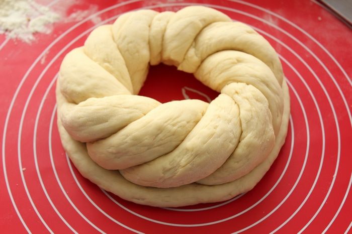 Калач с кунжутом