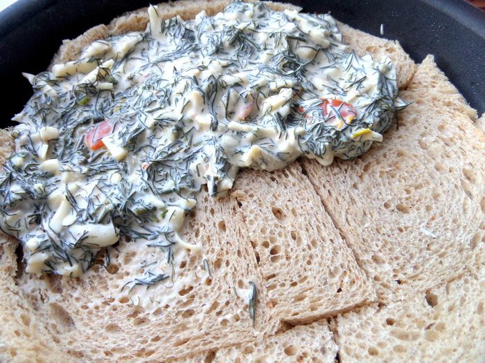 Сырная пицца на хлебе