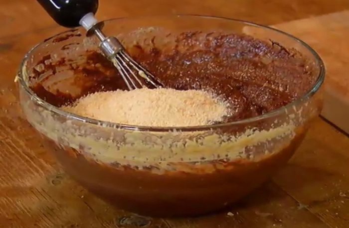 Шоколадно-миндальный пирог на маскарпоне