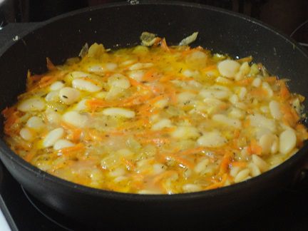 Тосканский суп из белой фасоли с гренками (постный вариант)
