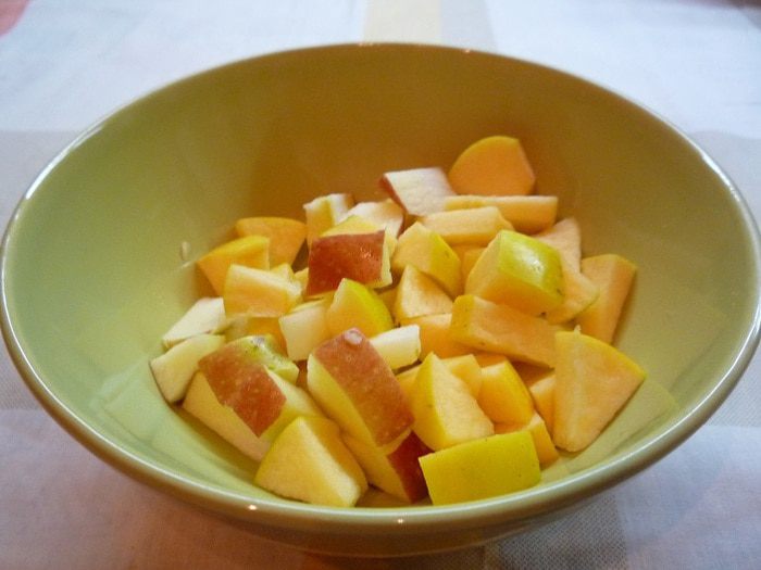 Яблочный чай с апельсином и корицей