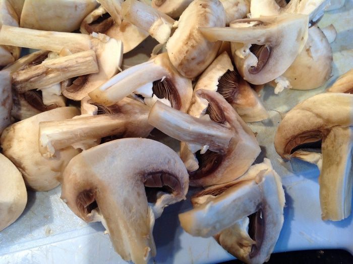 Теплый салат с кедровыми орешками