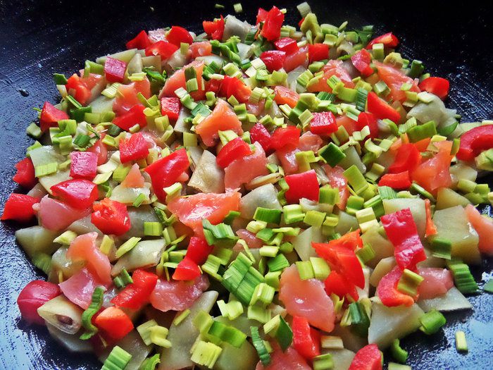 Фриттата с лососем и картофелем