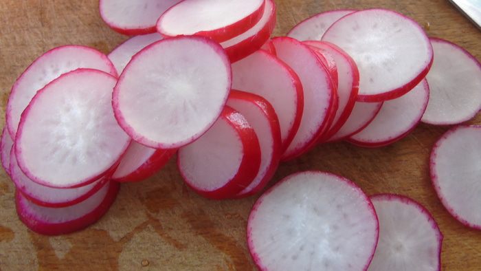 Салат с фасолью и черносливом