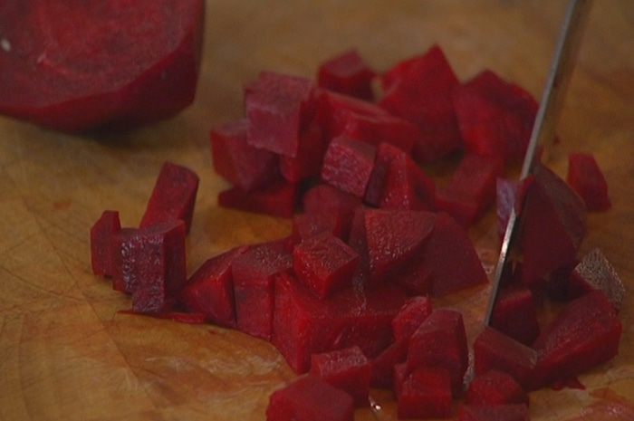 Свекольный суп с фрикадельками