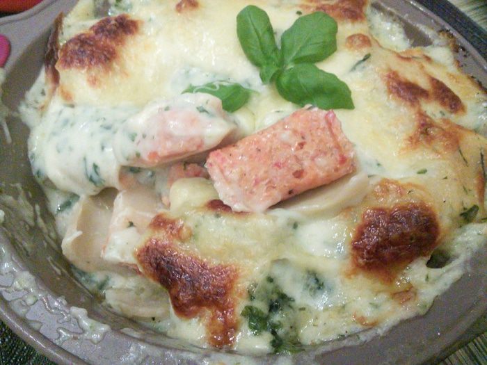 Паккери (Paccheri), фаршированные под соусом бешамель со шпинатом 