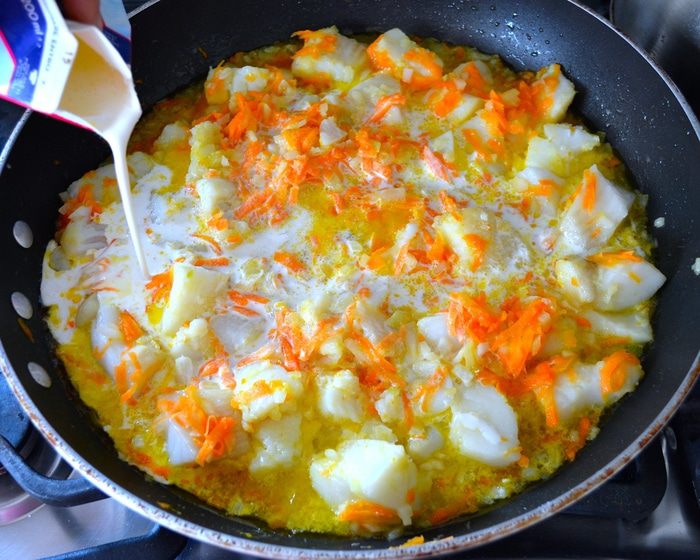 Рыба, тушенная с овощами