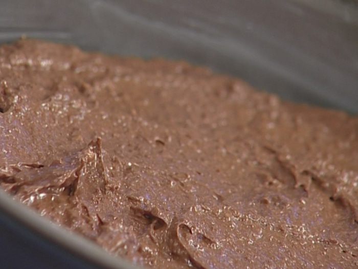 Шоколадный торт с грецкими орехами