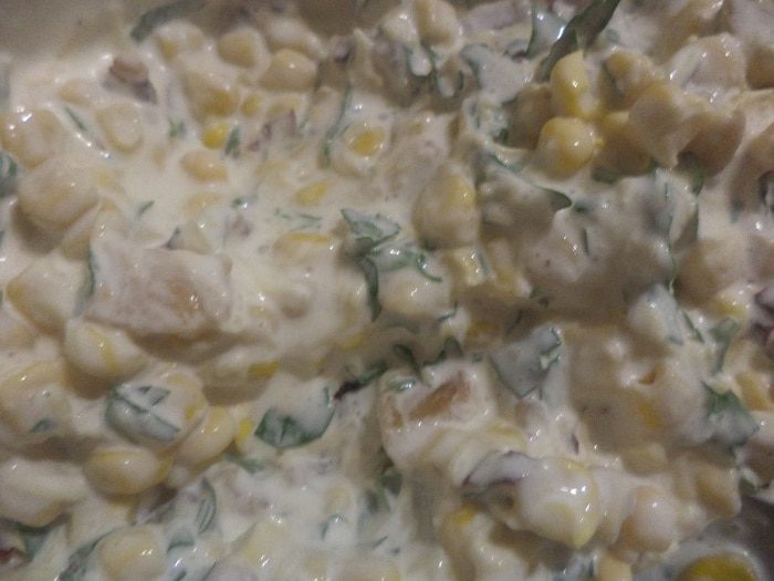 Молодой  картофель,  фаршированный  беконом  и  кукурузой
