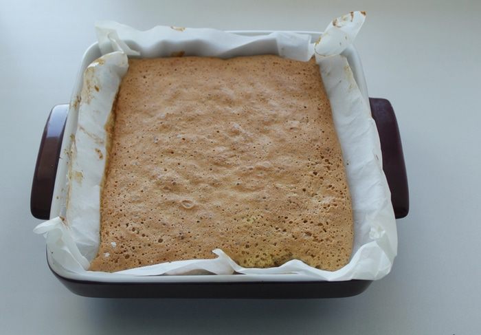 Пирог с ревнем и миндалем