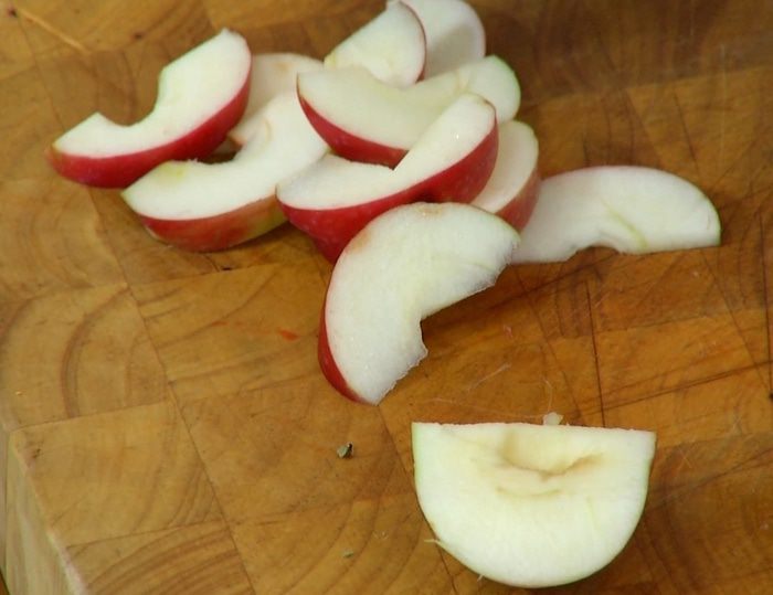 Салат со свеклой и орехами пекан