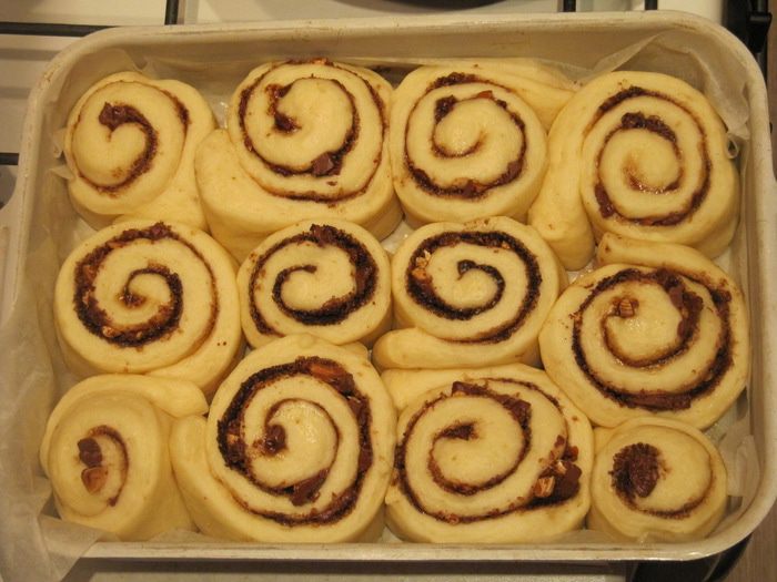 Булочки с корицей, шоколадом и миндалем
