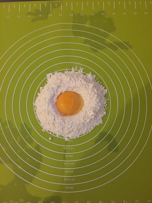 Куриный бульон с домашней лапшой