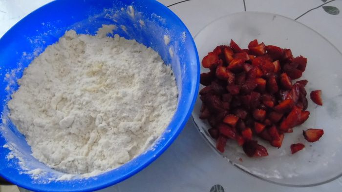 Клубничные сконы