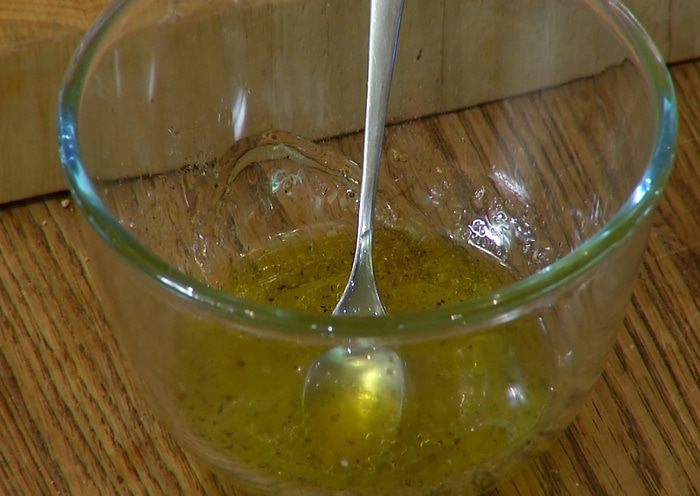 Салат со свеклой и орехами пекан