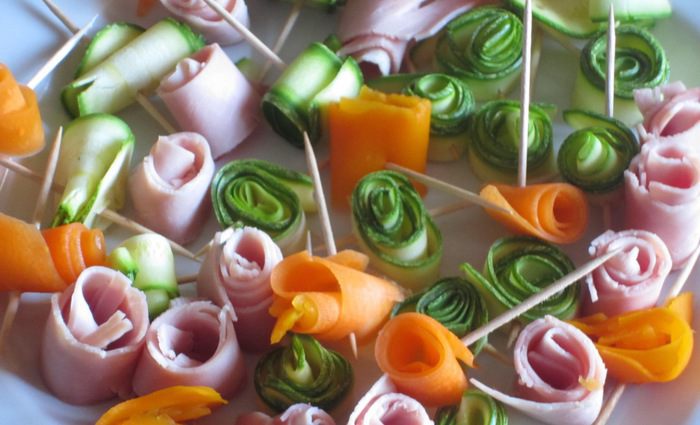 Тарталетки с овощами и йогуртовой заливкой