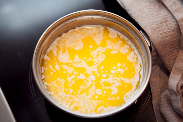 Сливочный кулич с апельсиновыми цукатами