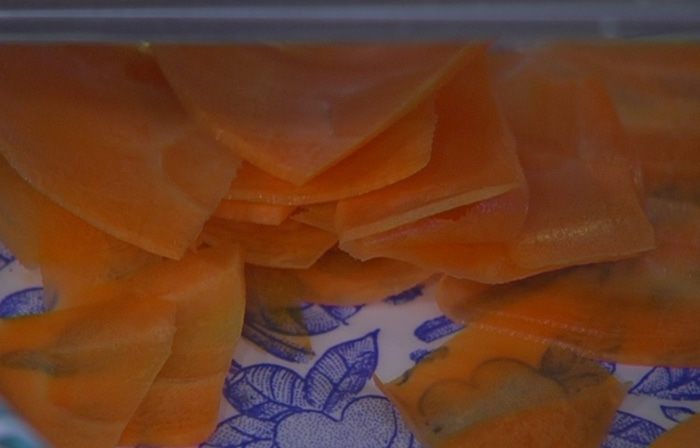 Салат из свежих овощей с мятой