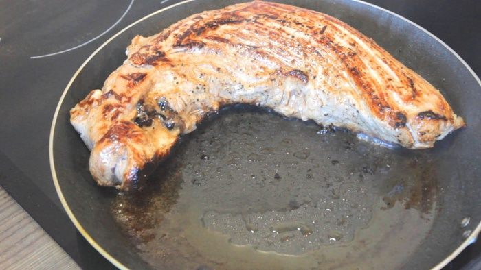 Свиная вырезка с черносливом