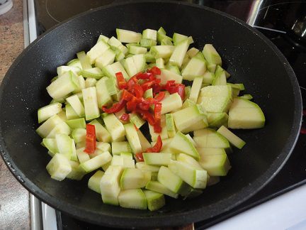 Суп-пюре из кабачка и жареной перловки
