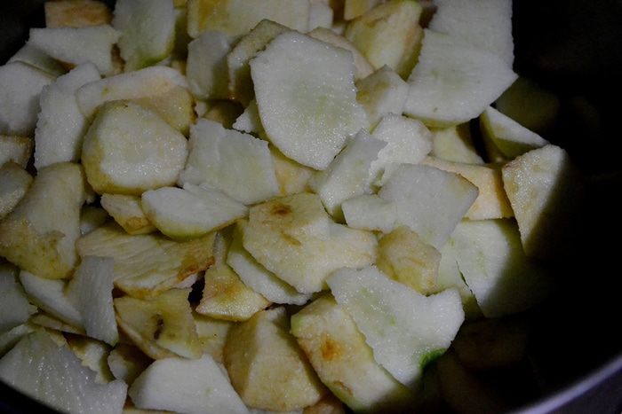 Варенье яблочно-ежевичное с лимонными корочками