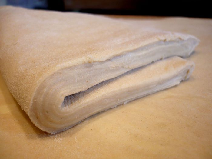 Похлебка с семгой и шпинатом под домашним слоеным тестом &amp;quot;Очарована, околдована&amp;quot;